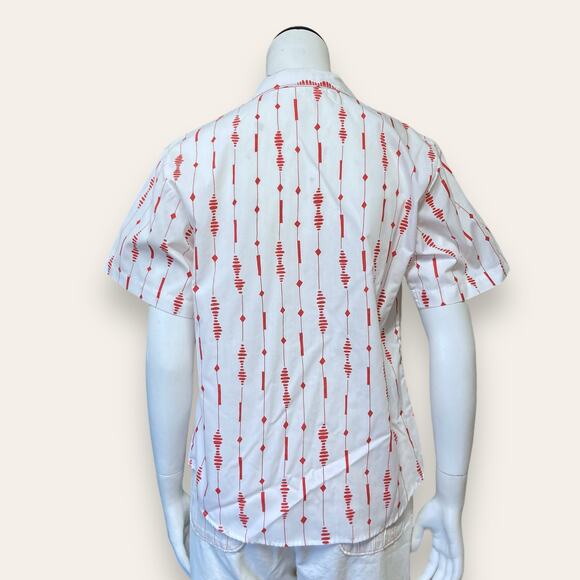 Classic fashions, size 6 red and white button up cotton and polyester blend - Picture 4 of 5